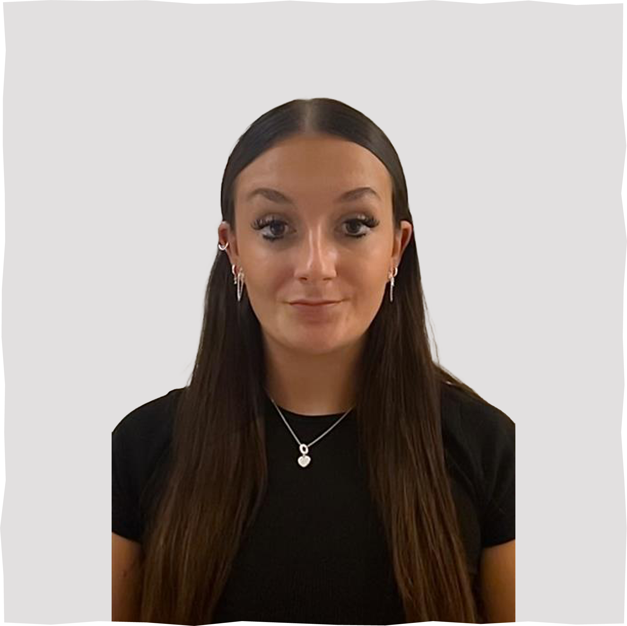 Headshot of Scarlett Williams