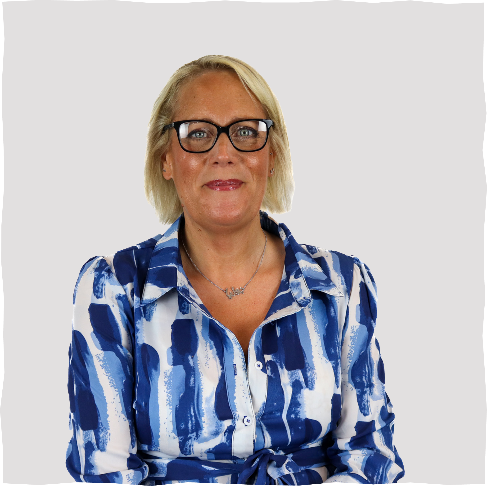 Headhsot of Julia Bates